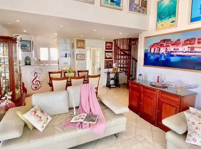 Rr Apartament *