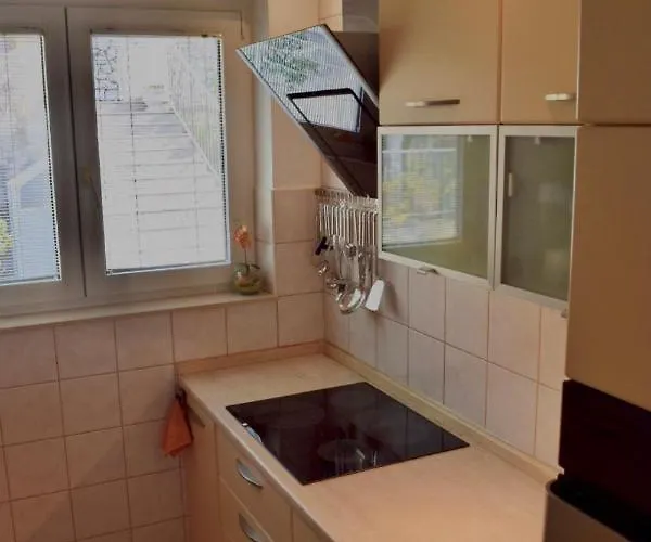 Lägenhet Rr *