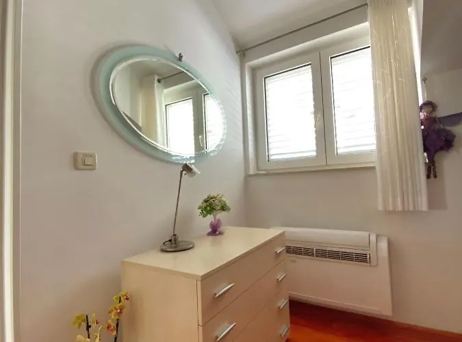 Rr Διαμέρισμα *