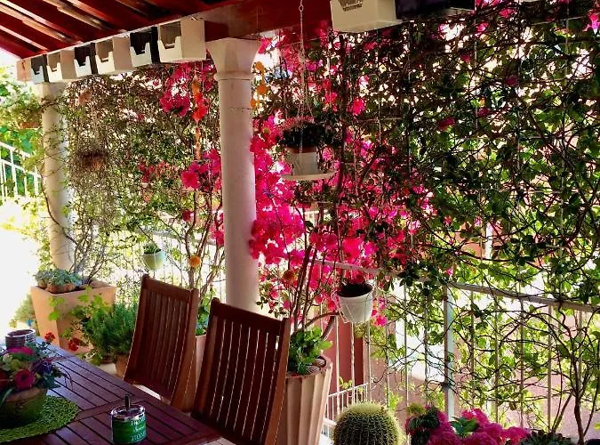 Διαμέρισμα Rr *